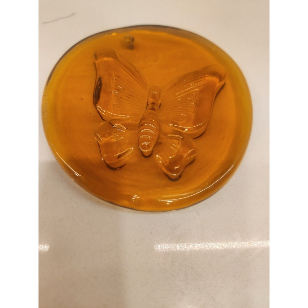 Vintage Pressed Glass Suncatcher With Butterfly Design Amber Glass 3.5" Round - Picture 4 of 7